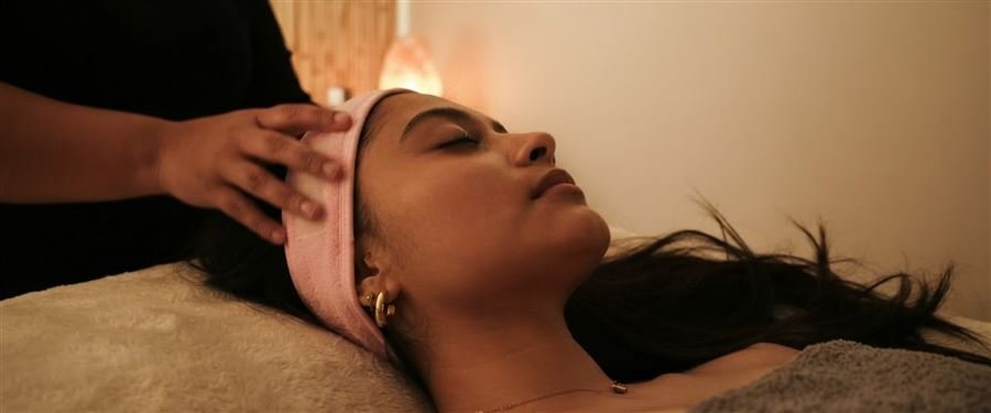 Masaje de cuero cabelludo en Nemiia Spa Condesa CDMX