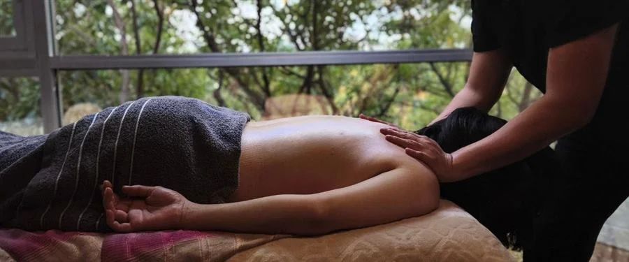 Masaje relajante cuerpo completo en Nemiia Spa Condesa CDMX